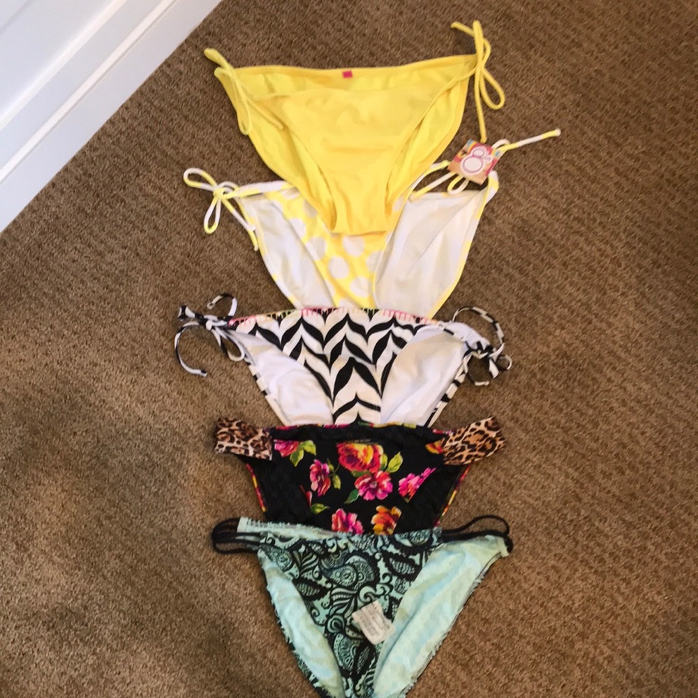 Bundle 4 Bikini Bottoms +2Bikini Tops